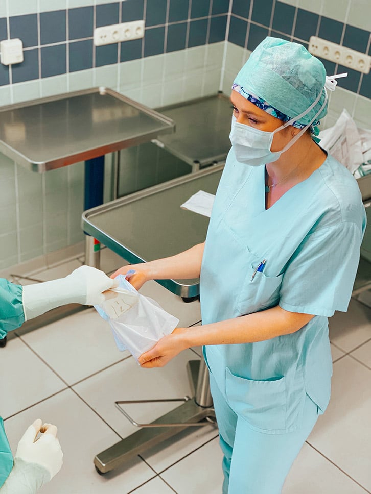 Operationstechnische Assistentin im OP-Saal